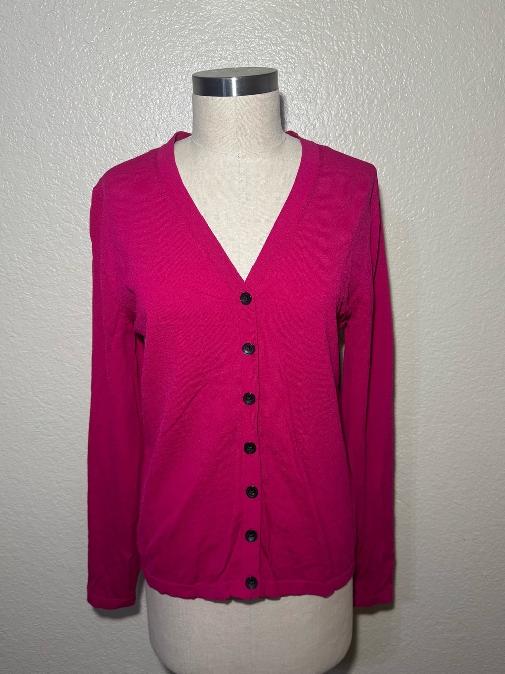 Banana Republic L Fuchsia V Neck Cardigan Quiet Luxury Office Chic